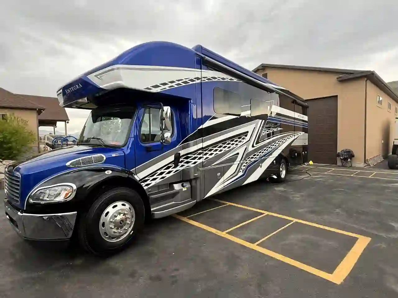 Antlora luxury motorhome - Full exterior detail in South Jordan